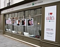 BNP Paribas surfe sur le succès des 'Colocs' pour promouvoir son offre jeunes