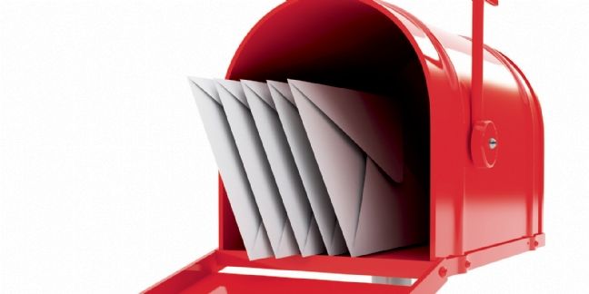 Le Courrier Est Un Media Universel