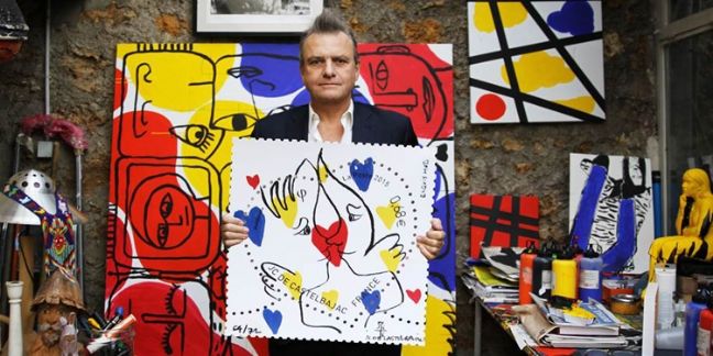 Le timbre coeur 'exquis mots' de Jean-Charles de Castelbajac