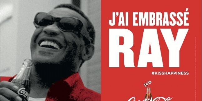Campagne 'J'ai embrasé ...' pour célébrer les 100 ans de la bouteille contour de Coca-Cola