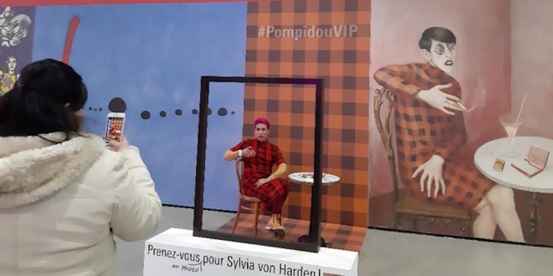 Égérie de marque et icône de musée, même combat