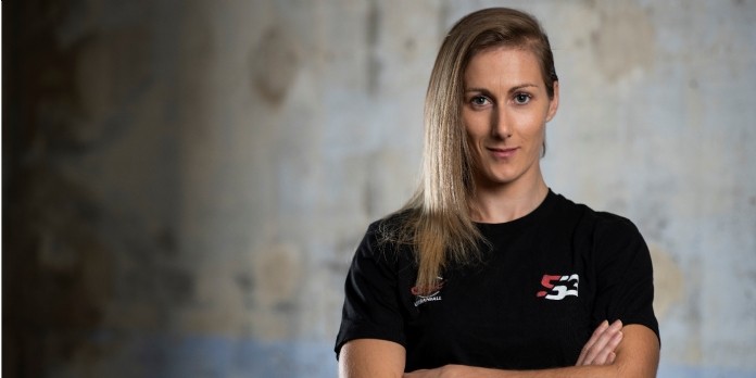 Pringles célèbre l'arrivée de l'été avec la footballeuse Mélody Donchet